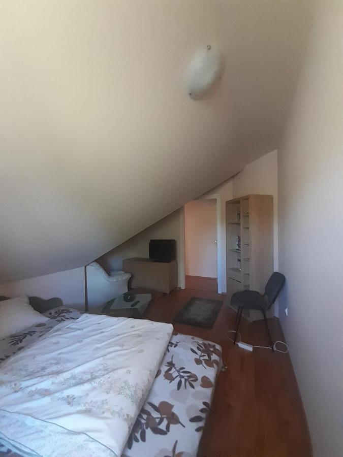 Villa Szemermetes Erzsok Nyaralohaz Gyomaendrőd Exterior foto