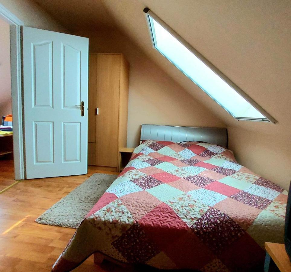 Villa Szemermetes Erzsok Nyaralohaz Gyomaendrőd Exterior foto