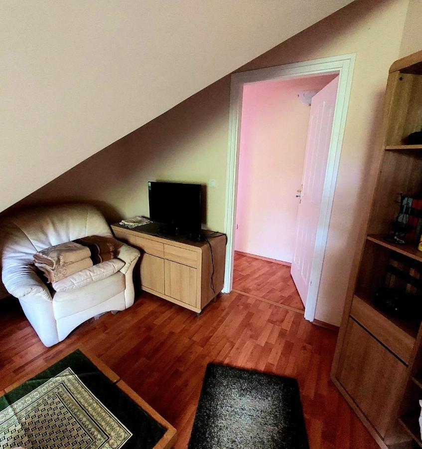 Villa Szemermetes Erzsok Nyaralohaz Gyomaendrőd Exterior foto